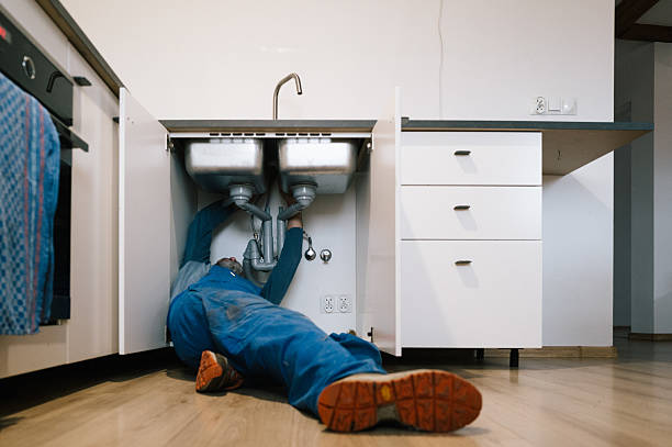 Professional Leak Detection technician working in Riverside, NY